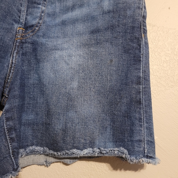 Levi's High Rise Wedgie Shorts - Picture 11 of 11